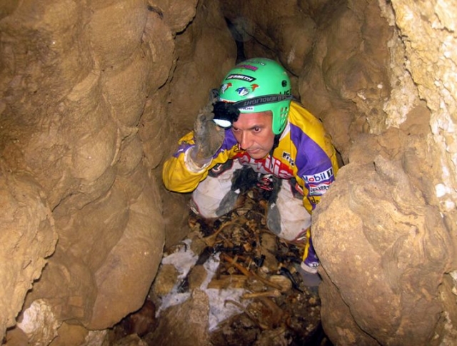  Espeleología cerca de Ardeche